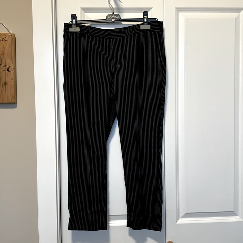 Banana Republic Avery Pinstripe Ankle Length straight cut Dress pants 8 Petite
